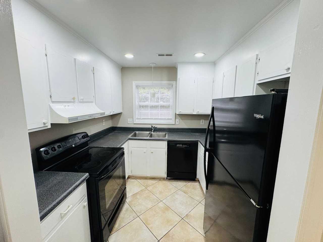 5512 Lawrence Orr Rd - Photo 3 of 16
