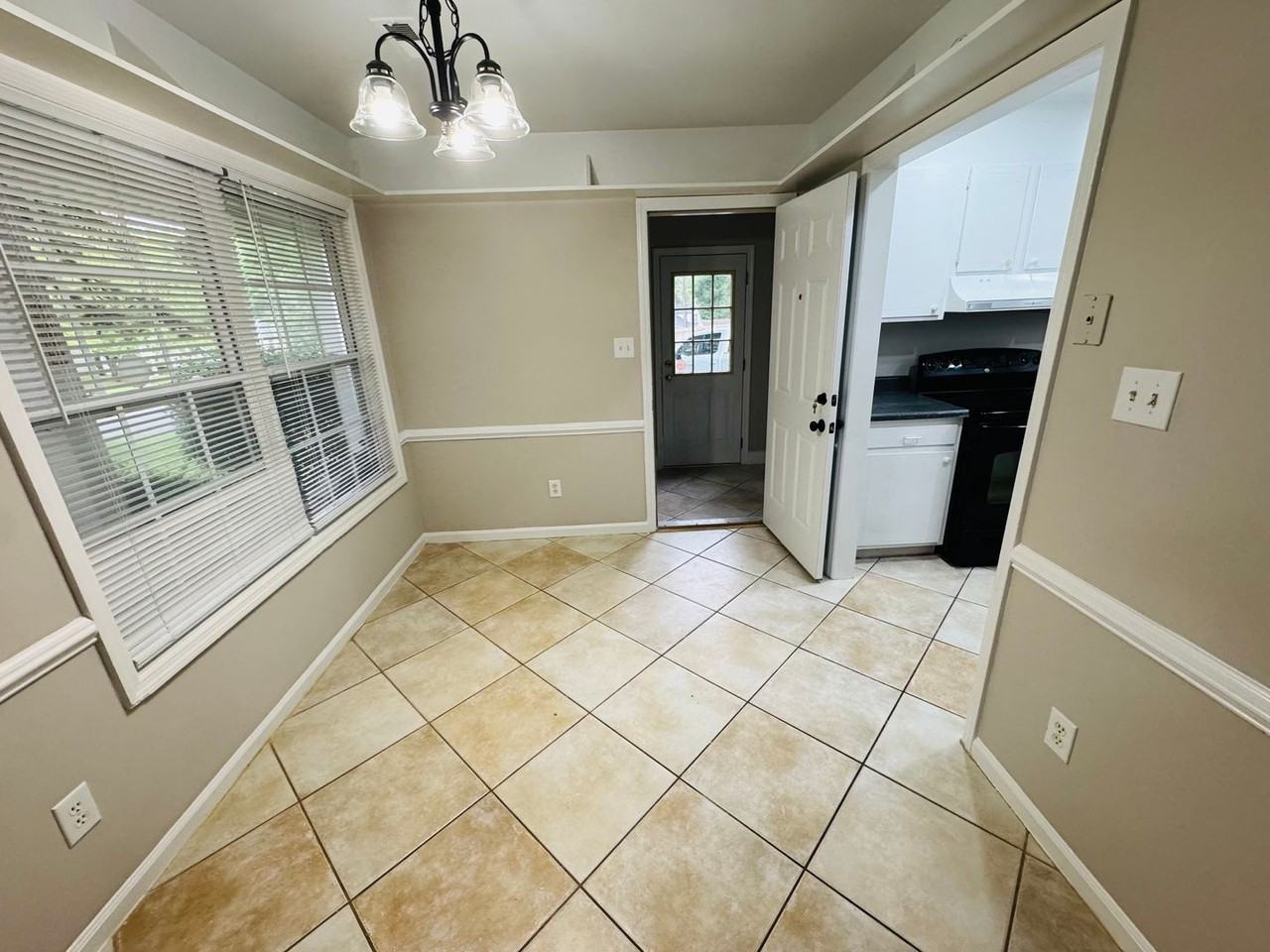 5512 Lawrence Orr Rd - Photo 4 of 16