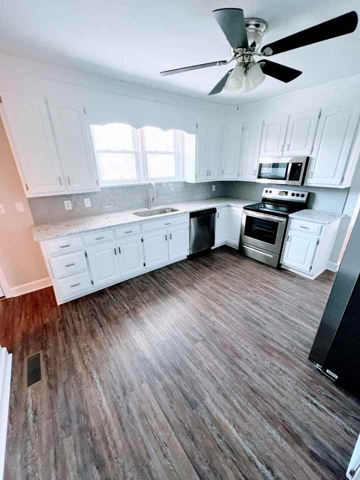 3328 Wards Rd - Photo 5 of 23