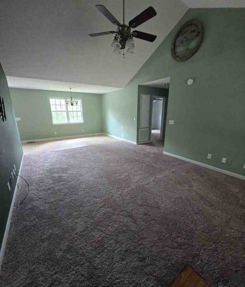 180 Dogwood Ave - Photo 4 of 16