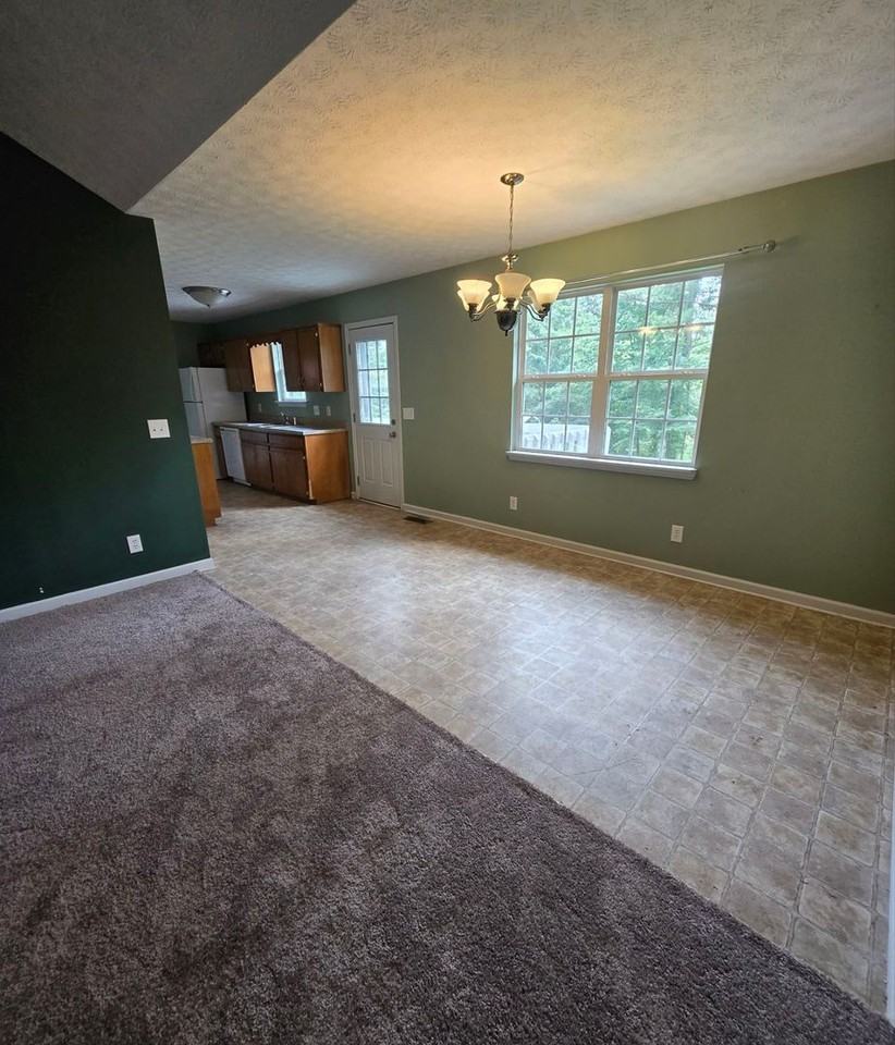 180 Dogwood Ave - Photo 5 of 16