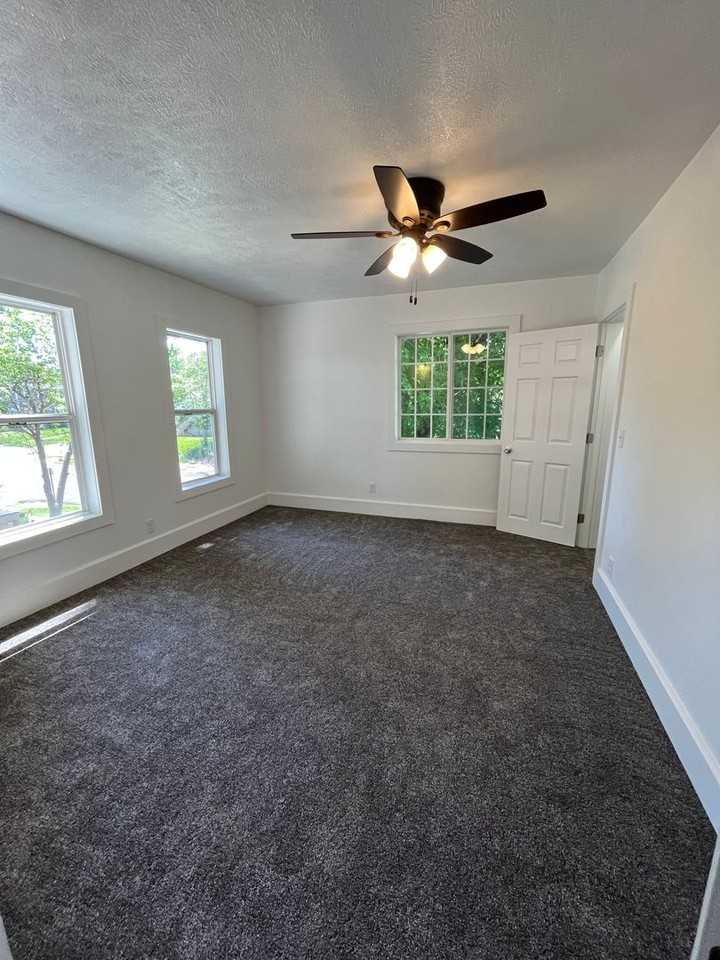616 S Duluth Ave #2 - Photo 7 of 14