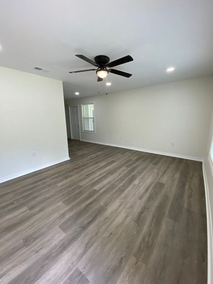 2468 Morningside Dr - Photo 4 of 13