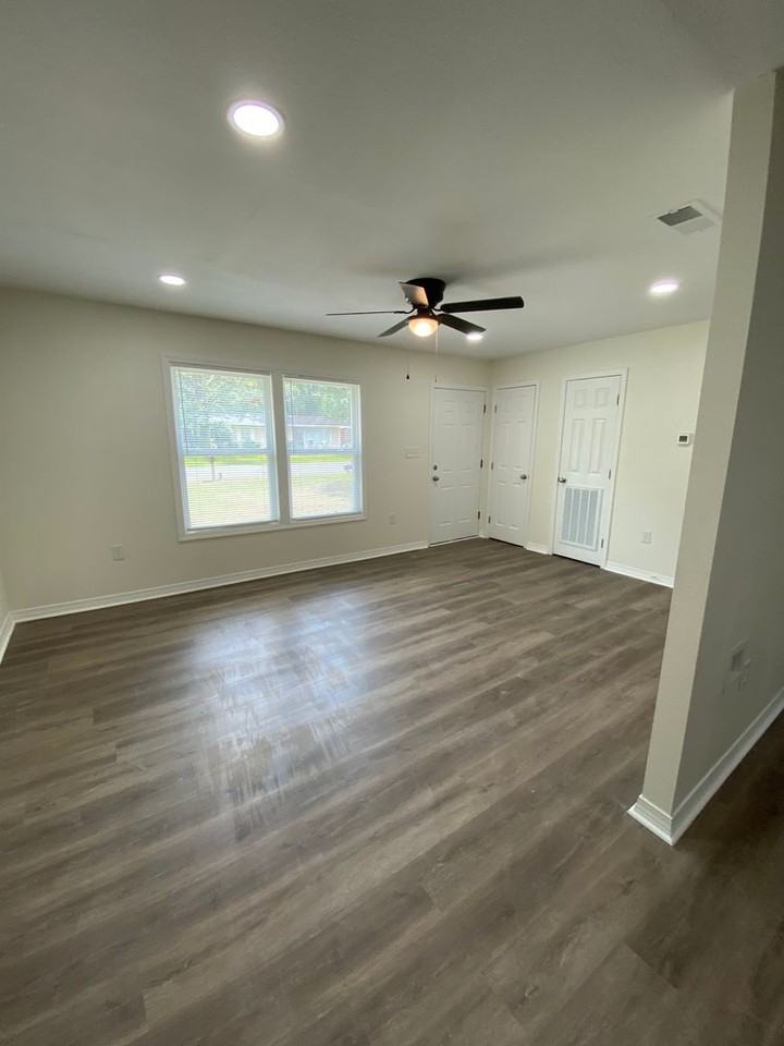 2468 Morningside Dr - Photo 5 of 13