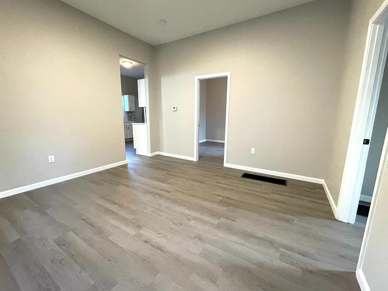 1221 Saint Peter St - Photo 4 of 14
