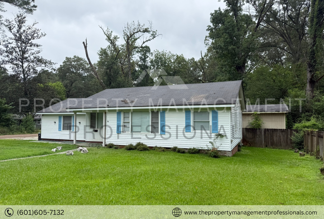 348 Colonial Dr - Photo 3 of 13