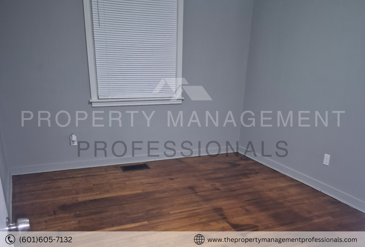 348 Colonial Dr - Photo 4 of 13