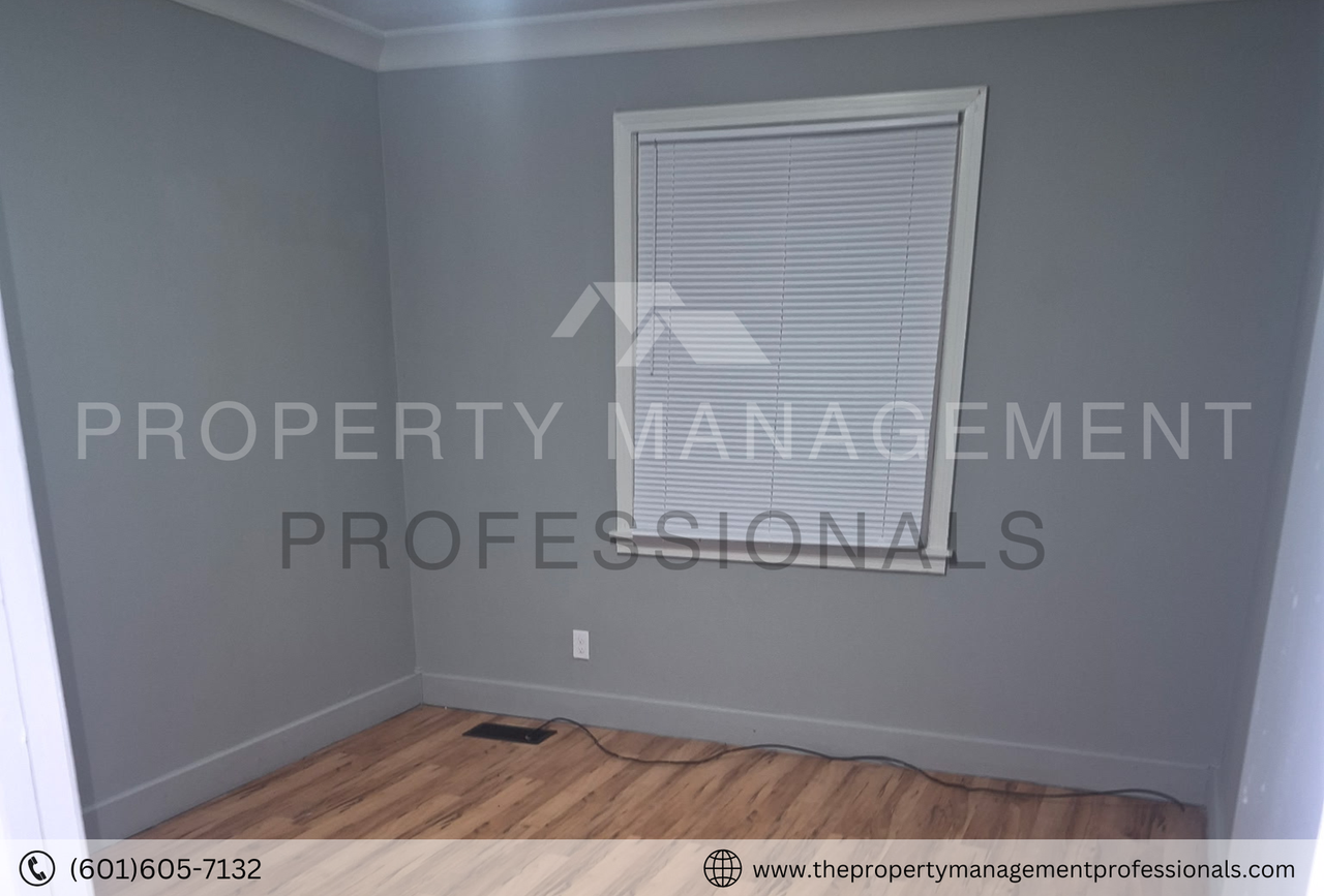 348 Colonial Dr - Photo 5 of 13