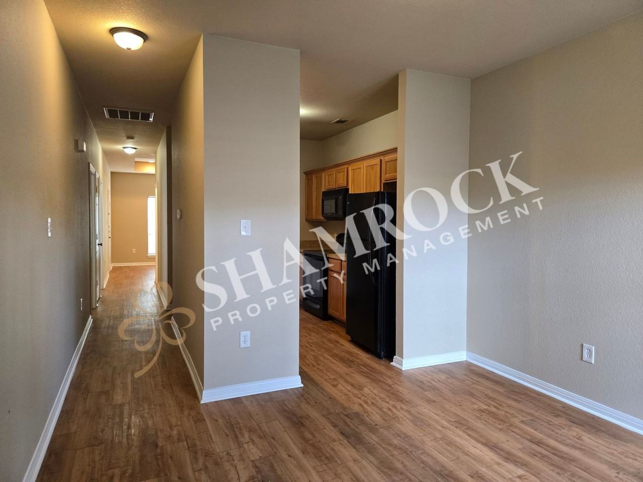 2117 Columbus Ave Apt D - Photo 4 of 17
