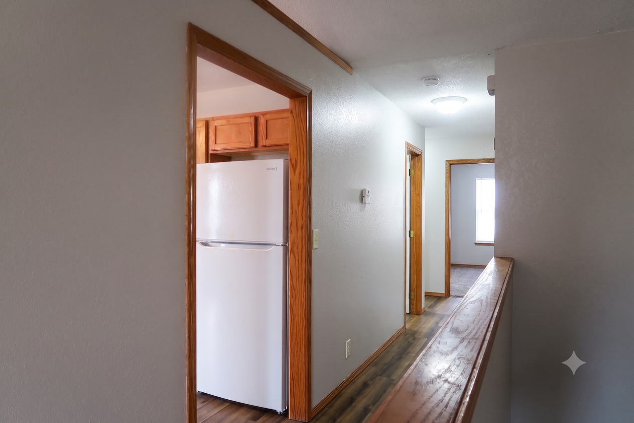 123 N Florence St - Photo 5 of 16