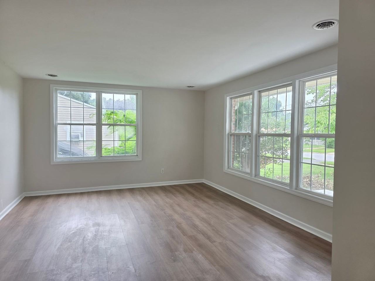 127 Kenmar Dr - Photo 6 of 10