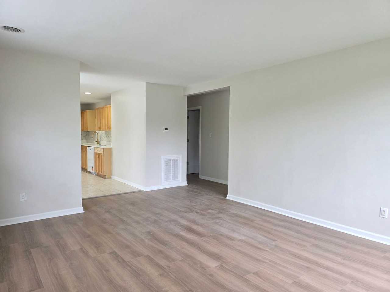 127 Kenmar Dr - Photo 7 of 10