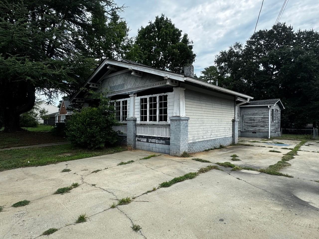 1004 Fallston Rd - Photo 3 of 35