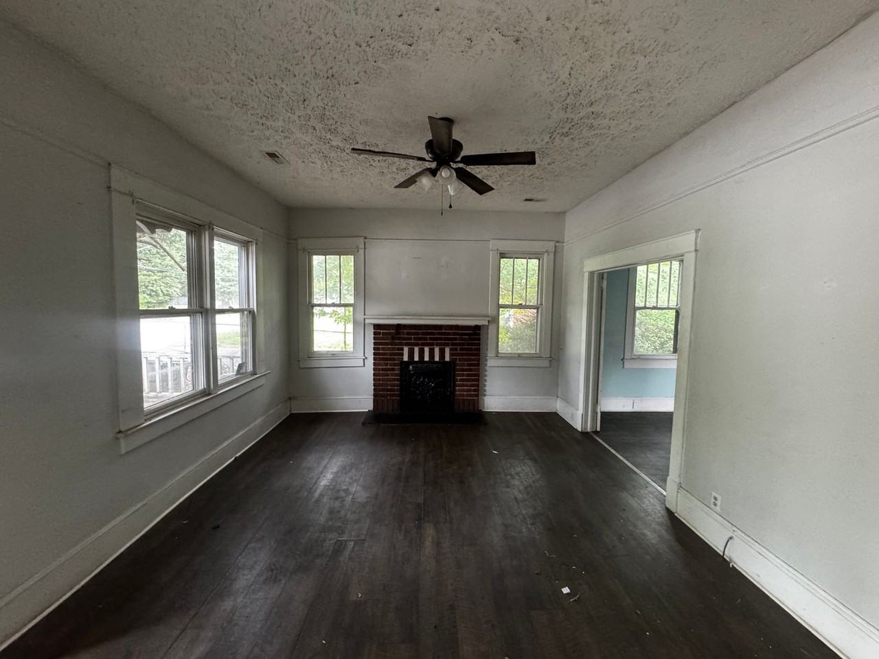 1004 Fallston Rd - Photo 6 of 35