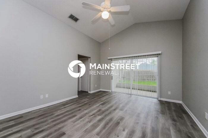 3411 Cypress Point Cir - Photo 4 of 16