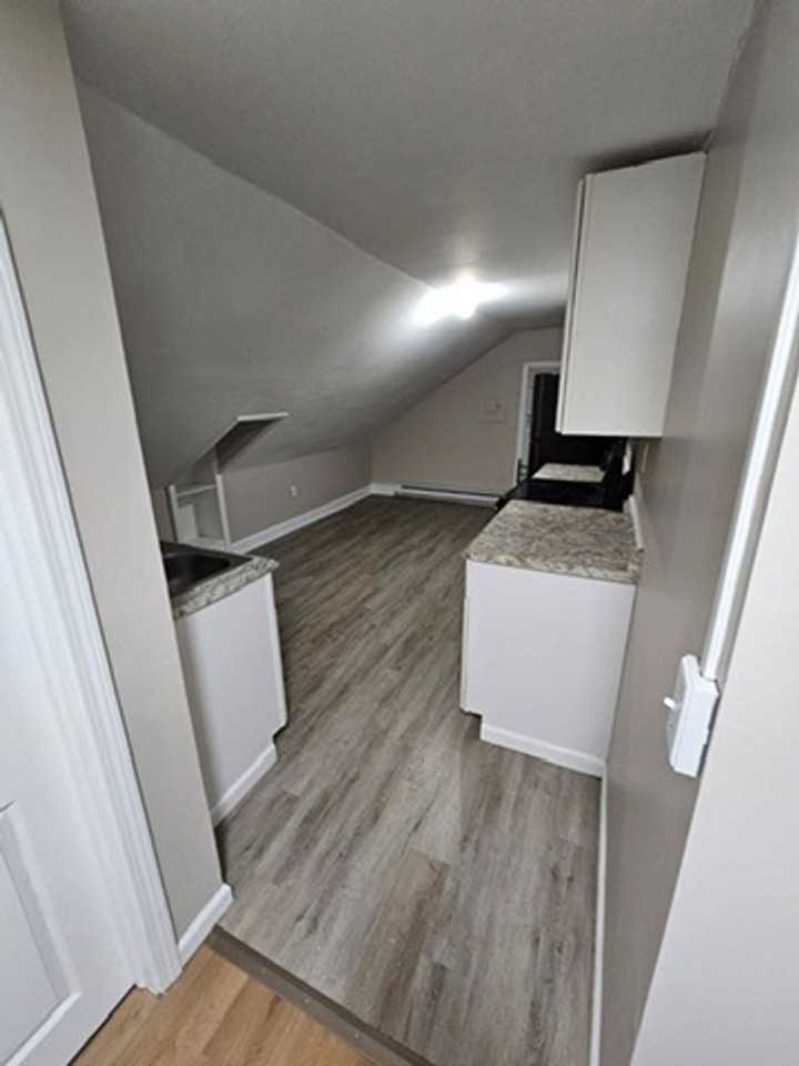 29 Tracy Ave - Photo 2 of 14