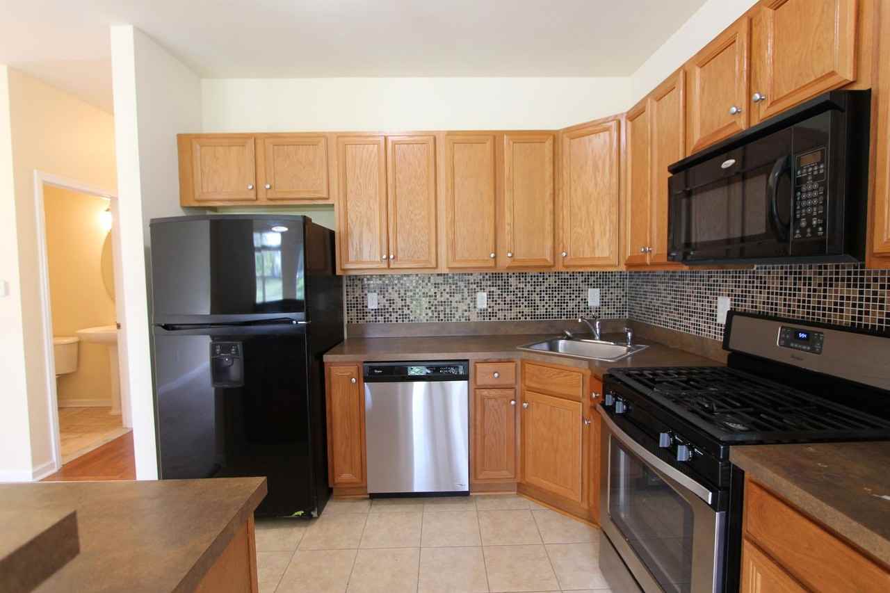 316 Ross Ct - Photo 4 of 38