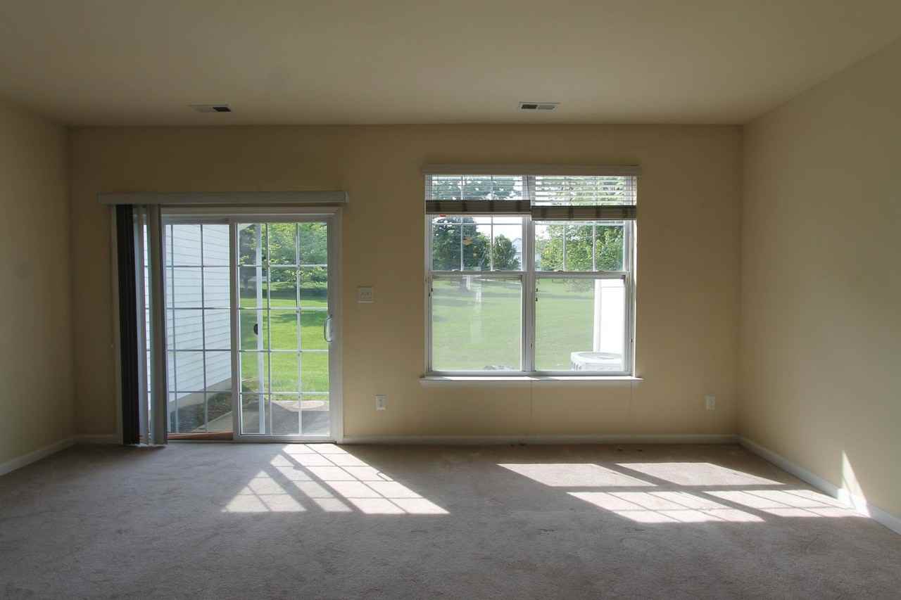 316 Ross Ct - Photo 7 of 38