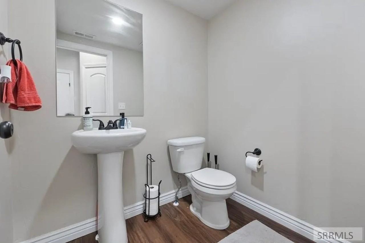 565 Pioneer Rd #215 - Photo 7 of 26