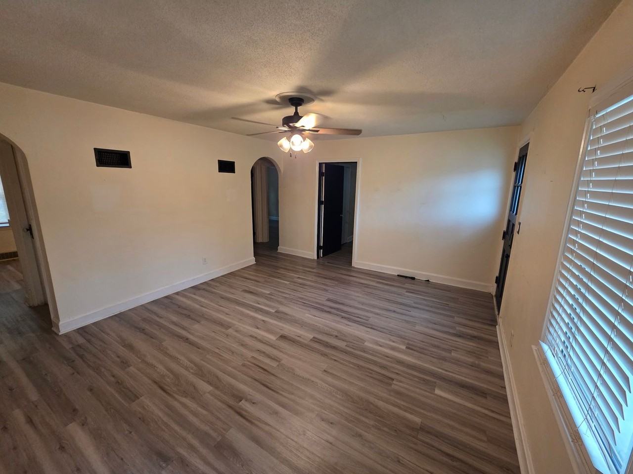 131 Eaton Ave - Photo 5 of 7