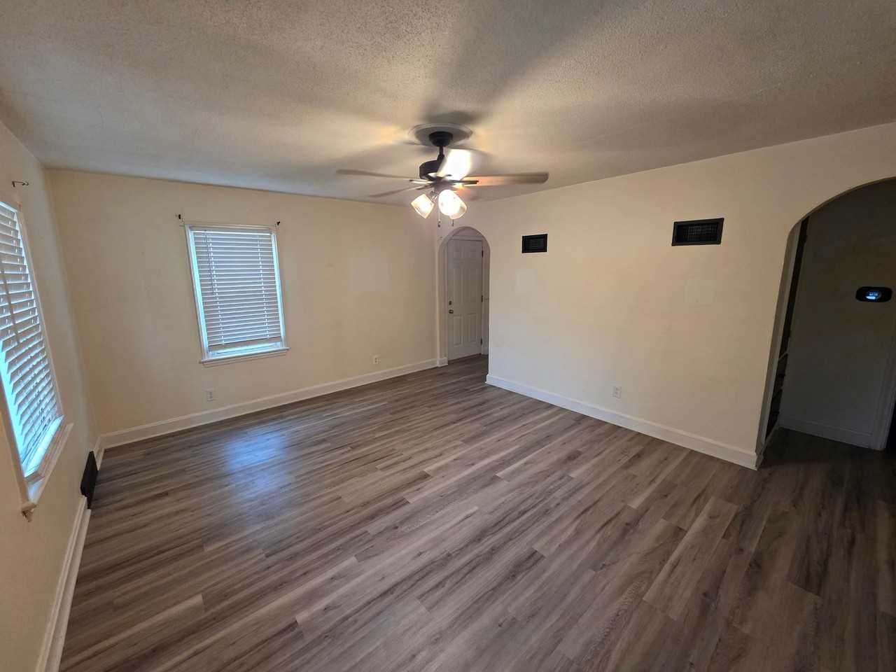 131 Eaton Ave - Photo 6 of 7