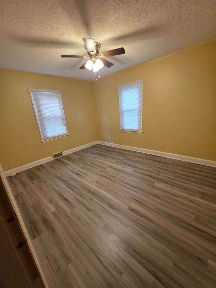 131 Eaton Ave - Photo 7 of 7