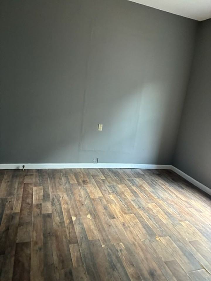 337 28th St - Photo 3 of 6