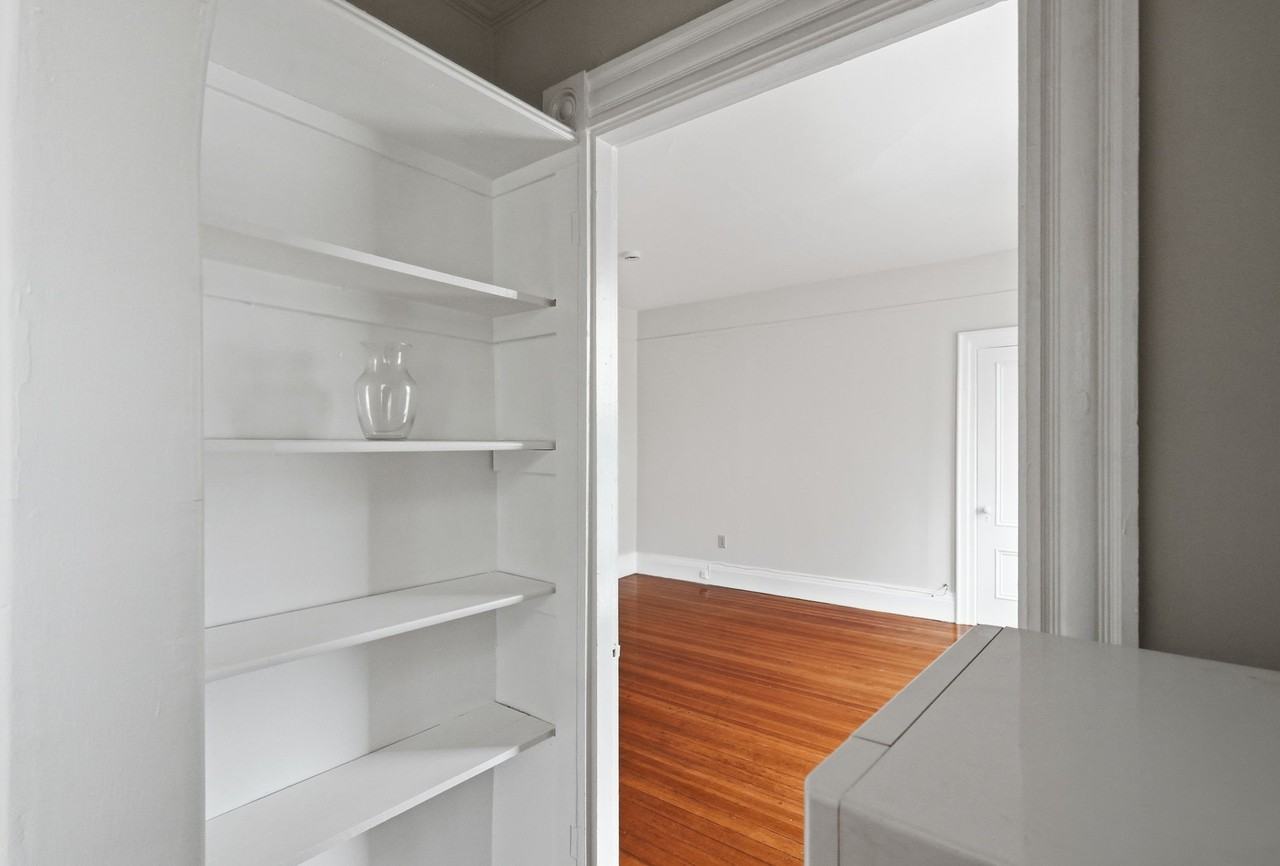 100 N Franklin St #3 - Photo 6 of 23