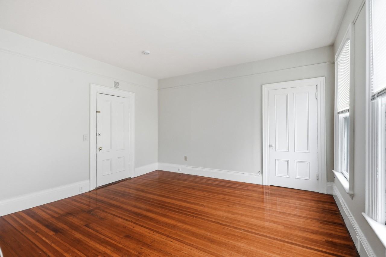 100 N Franklin St #3 - Photo 7 of 23