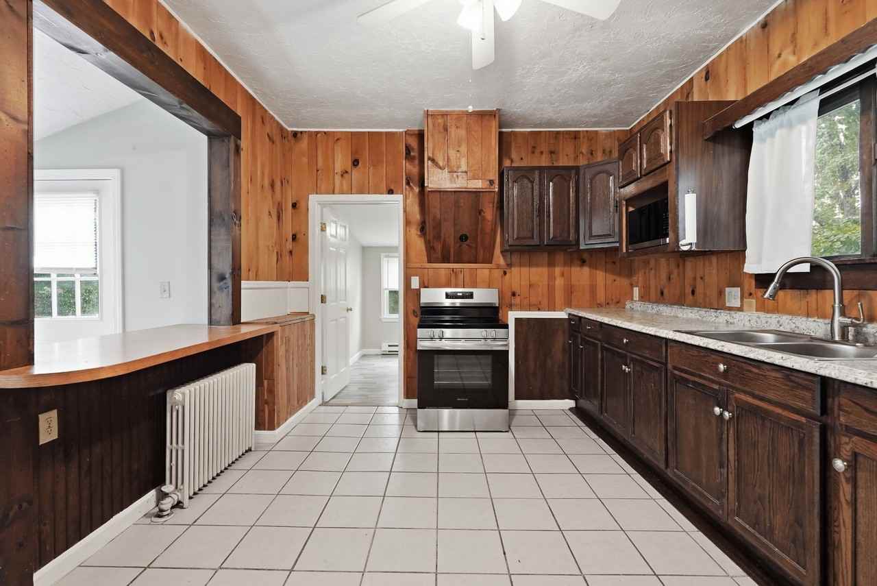 457 N Franklin St - Photo 3 of 32