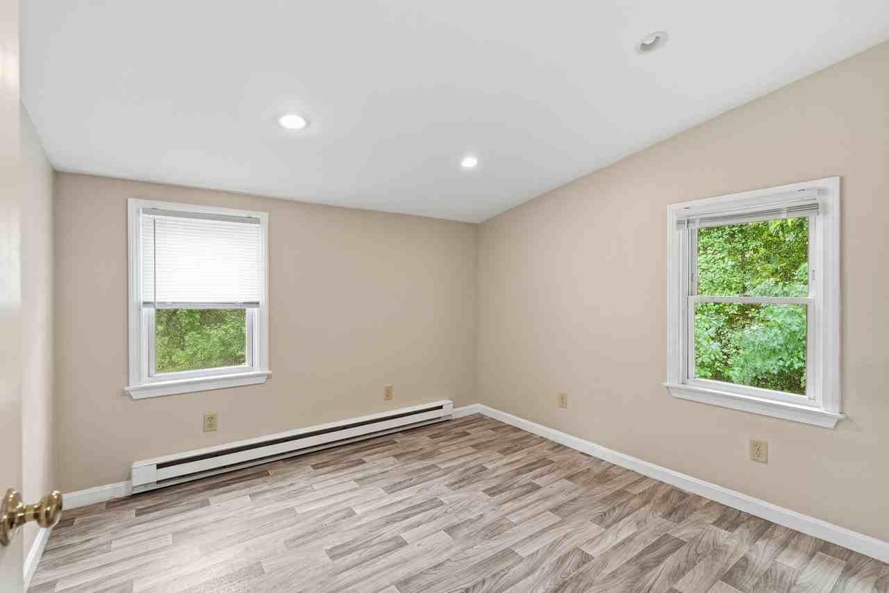 457 N Franklin St - Photo 7 of 32