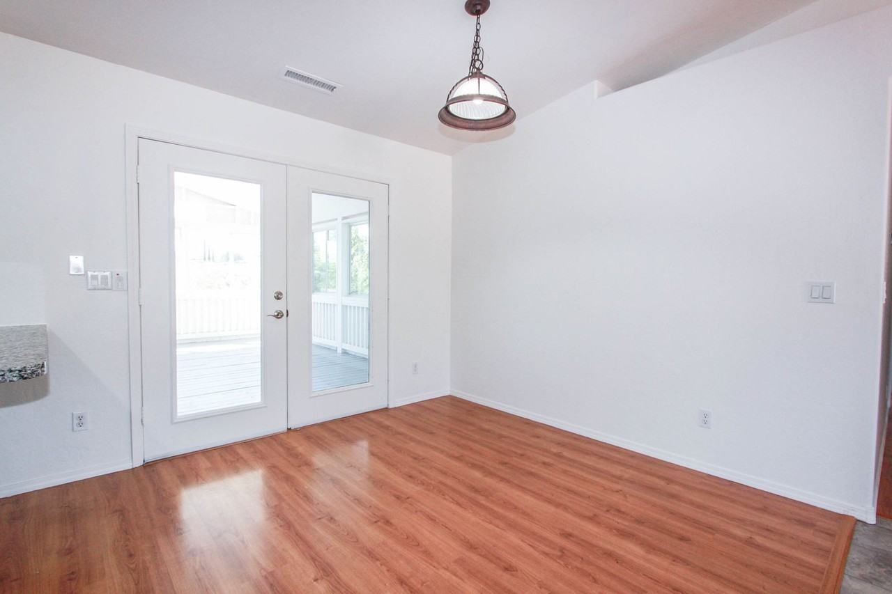 4266 N Saratoga Dr - Photo 5 of 27