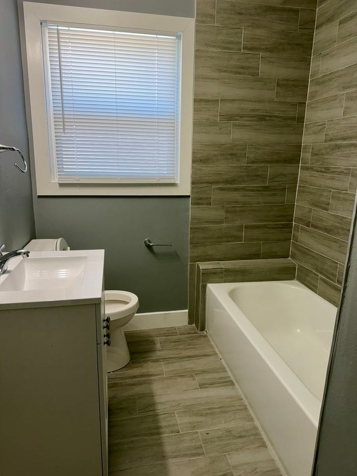 101 E Merrick St - Photo 2 of 7