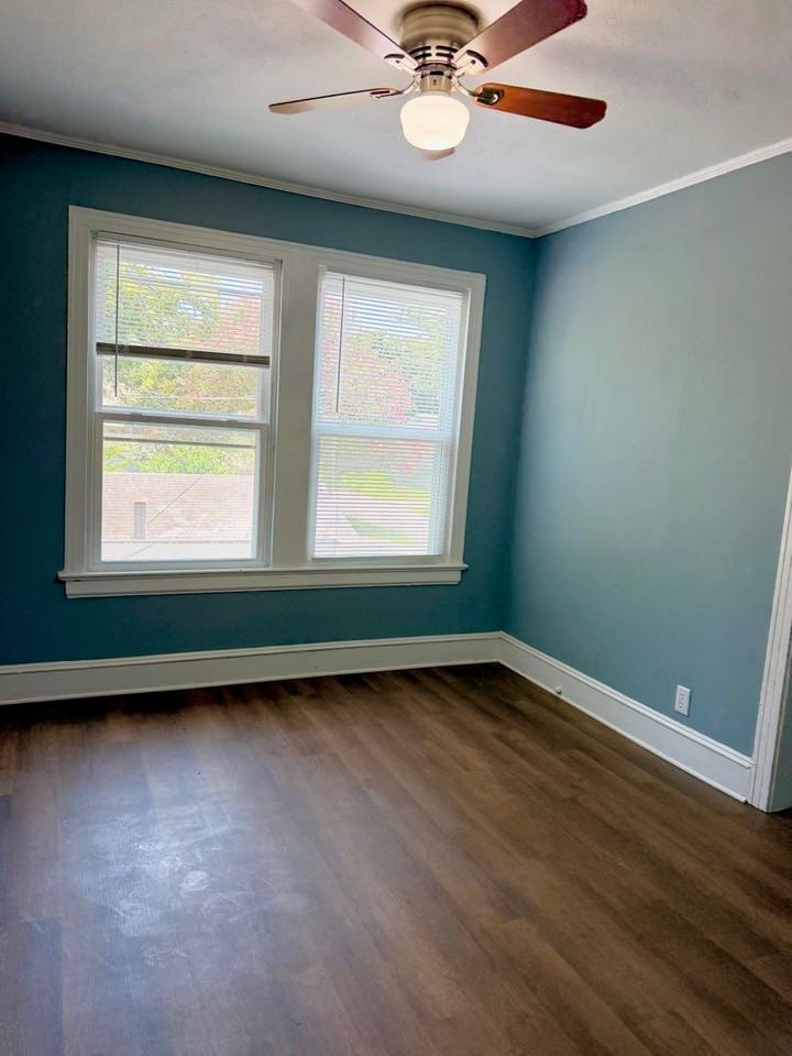 101 E Merrick St - Photo 3 of 7
