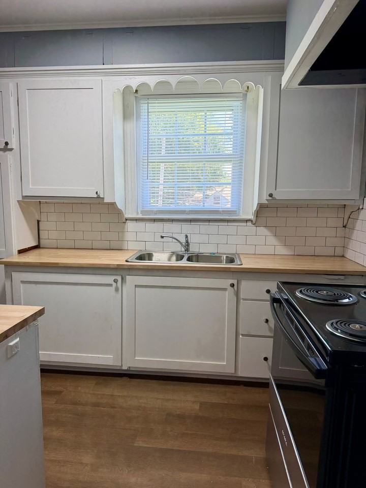 101 E Merrick St - Photo 4 of 7