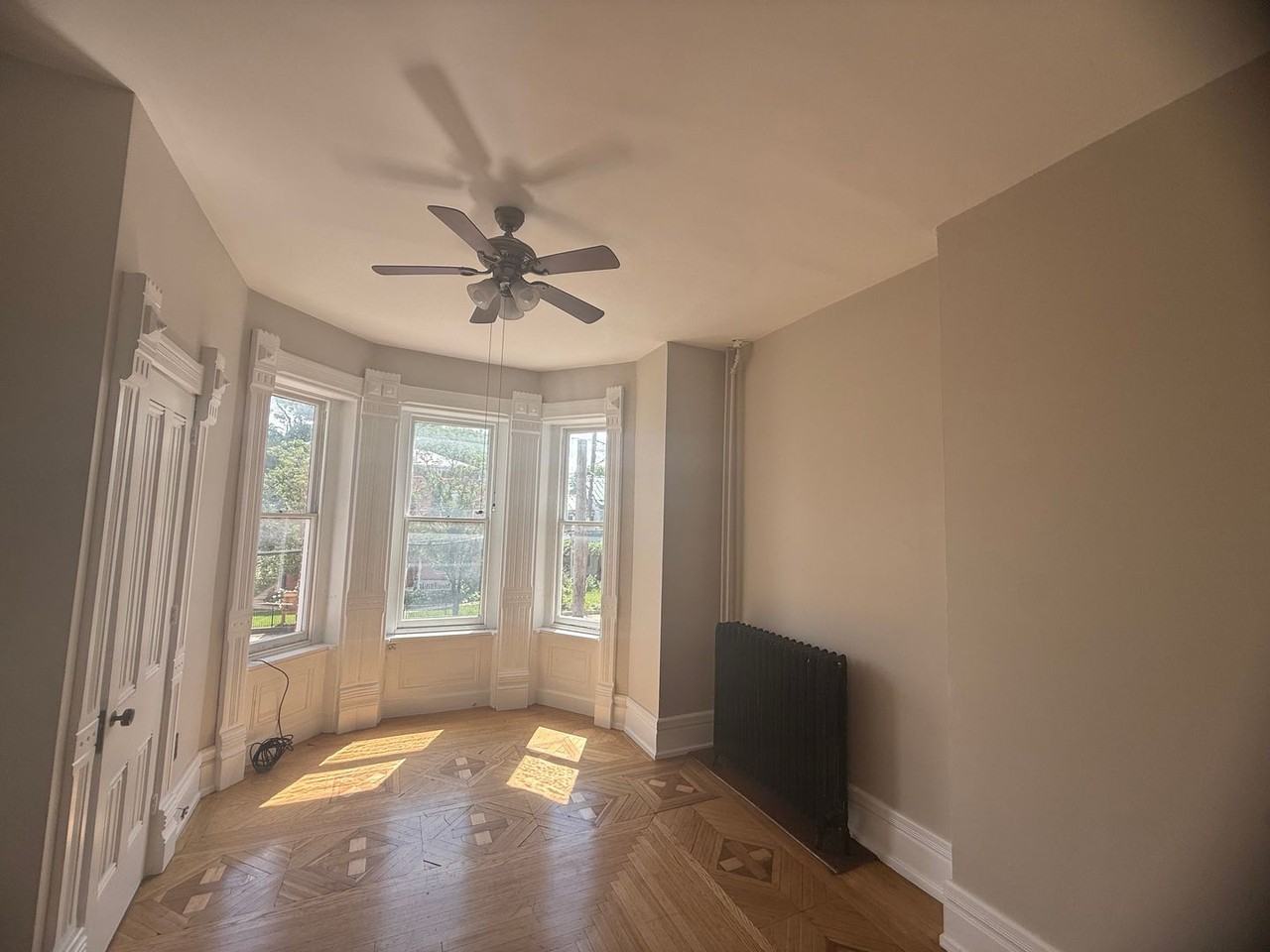 242 S Hanover St - Photo 4 of 8