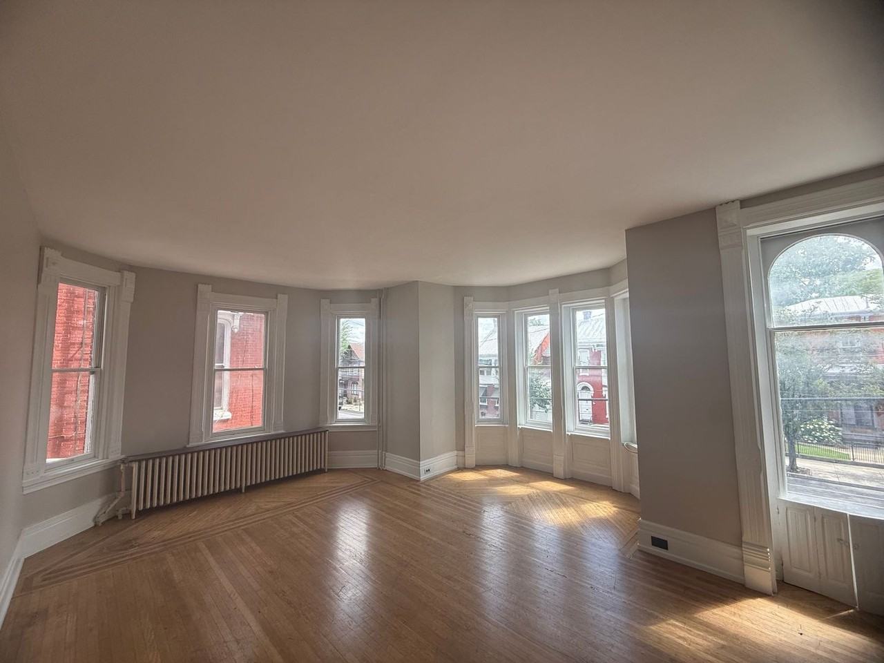 242 S Hanover St - Photo 5 of 8