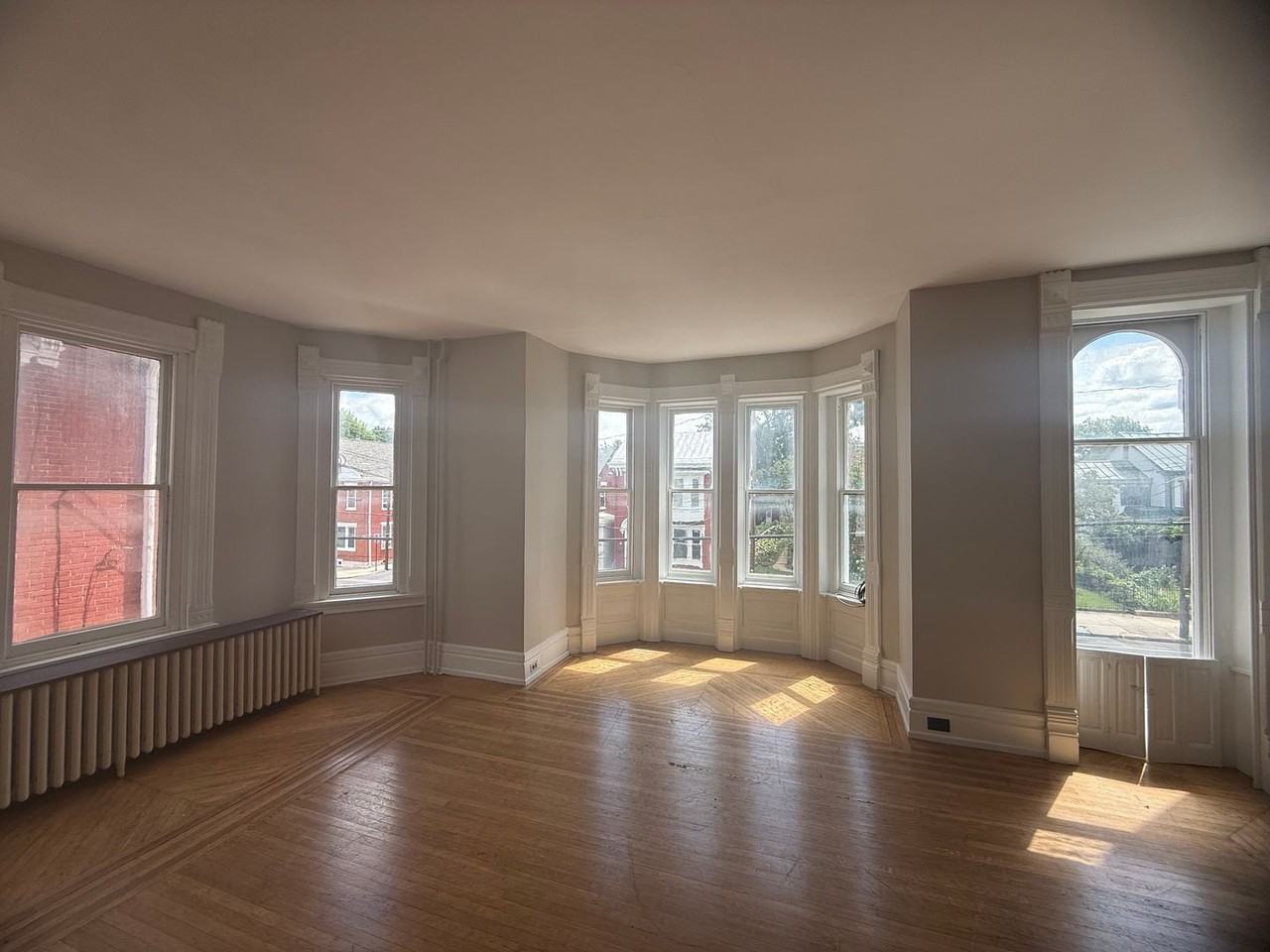 242 S Hanover St - Photo 7 of 8