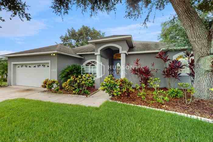 2611 Pine Valley Dr - Photo 3 of 32