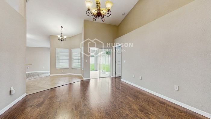2611 Pine Valley Dr - Photo 5 of 32
