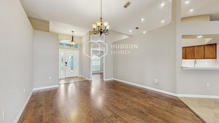 2611 Pine Valley Dr - Photo 6 of 32