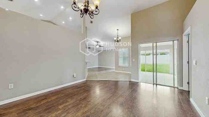 2611 Pine Valley Dr - Photo 7 of 32