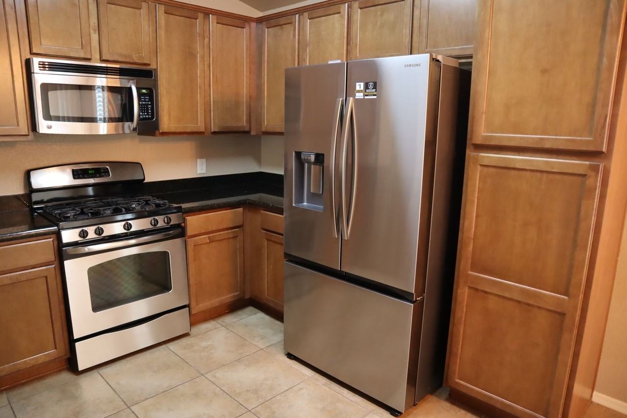 1426 Bonnie View Pl - Photo 2 of 30