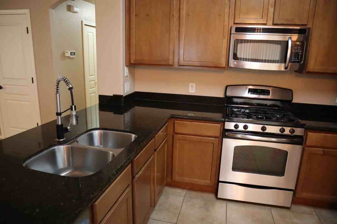 1426 Bonnie View Pl - Photo 6 of 30