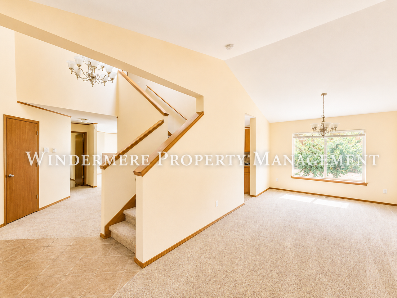 3005 Ne Yale Way - Photo 4 of 21