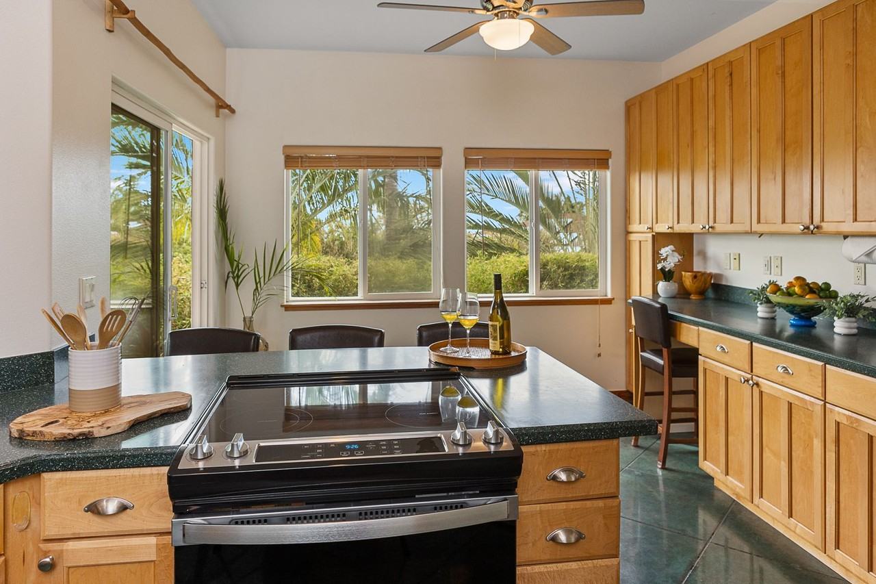 68 Awaiku St #B - Photo 4 of 32