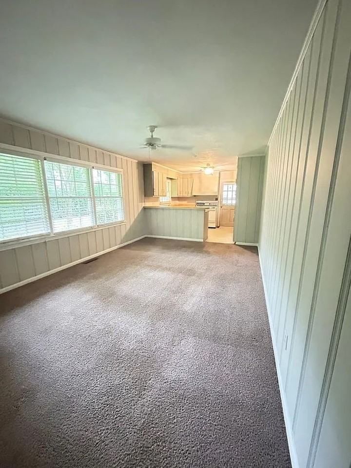 605 Georgia Ave - Photo 2 of 12