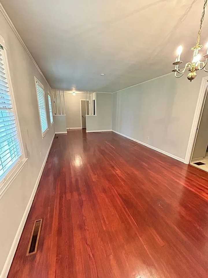 605 Georgia Ave - Photo 4 of 12