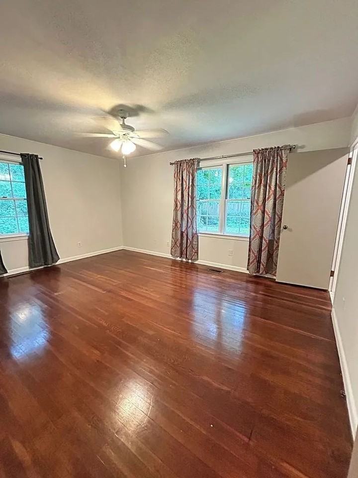 605 Georgia Ave - Photo 6 of 12