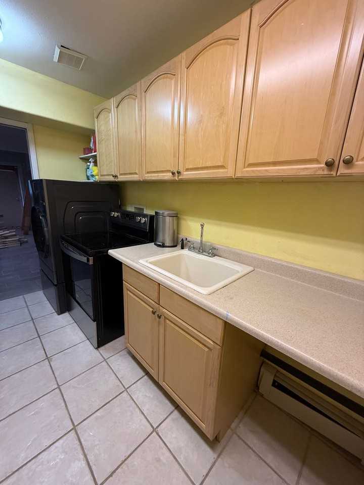 228 Maple Dr - Photo 5 of 12